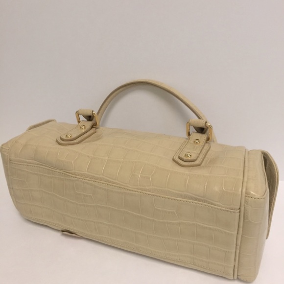 The FiNd Beige Leather Croc Bag Gold Tone Hardware - Picture 3 of 11